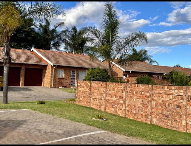 2 BEDROOM TOWNHOUSE FOR SALE IN NINAPARK